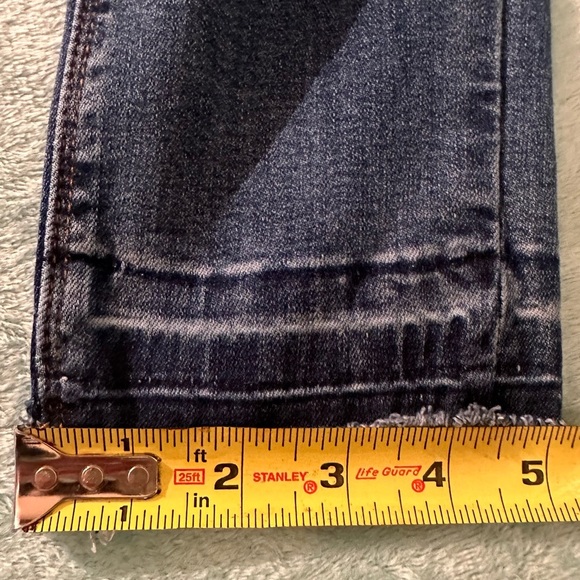L & B Jeans. Super cute knee detail
T1 - Picture 9 of 11